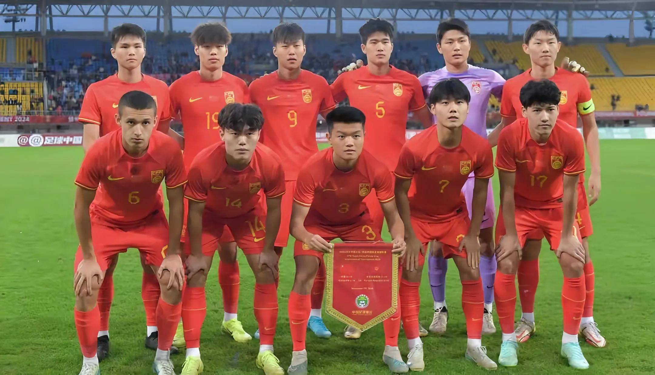 亚洲冠军：中国队夺冠全球球迷欢呼的简单介绍