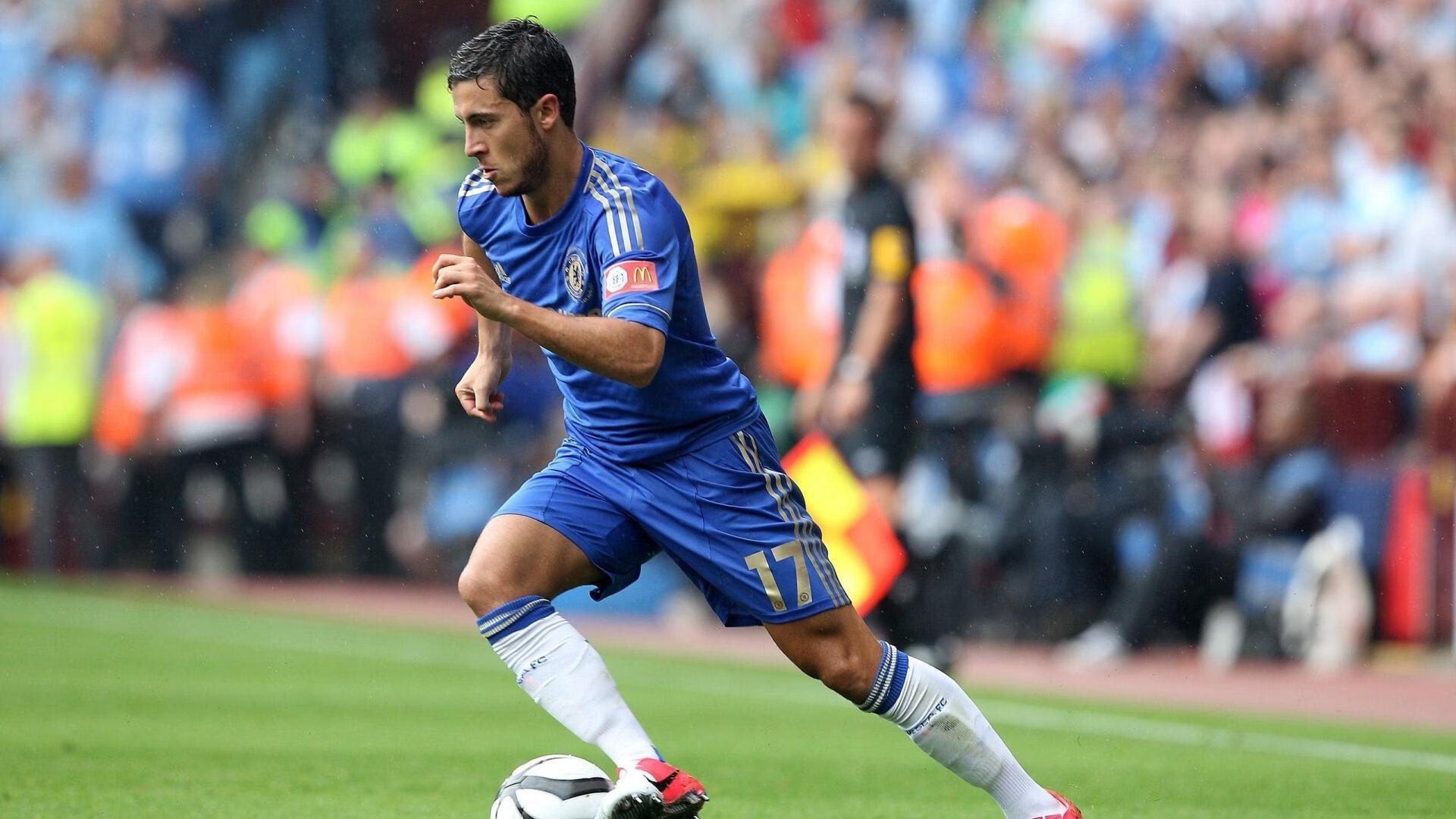 全运会最新形势：曼联高居榜首，上海申花强势追赶，冠军归属成迷