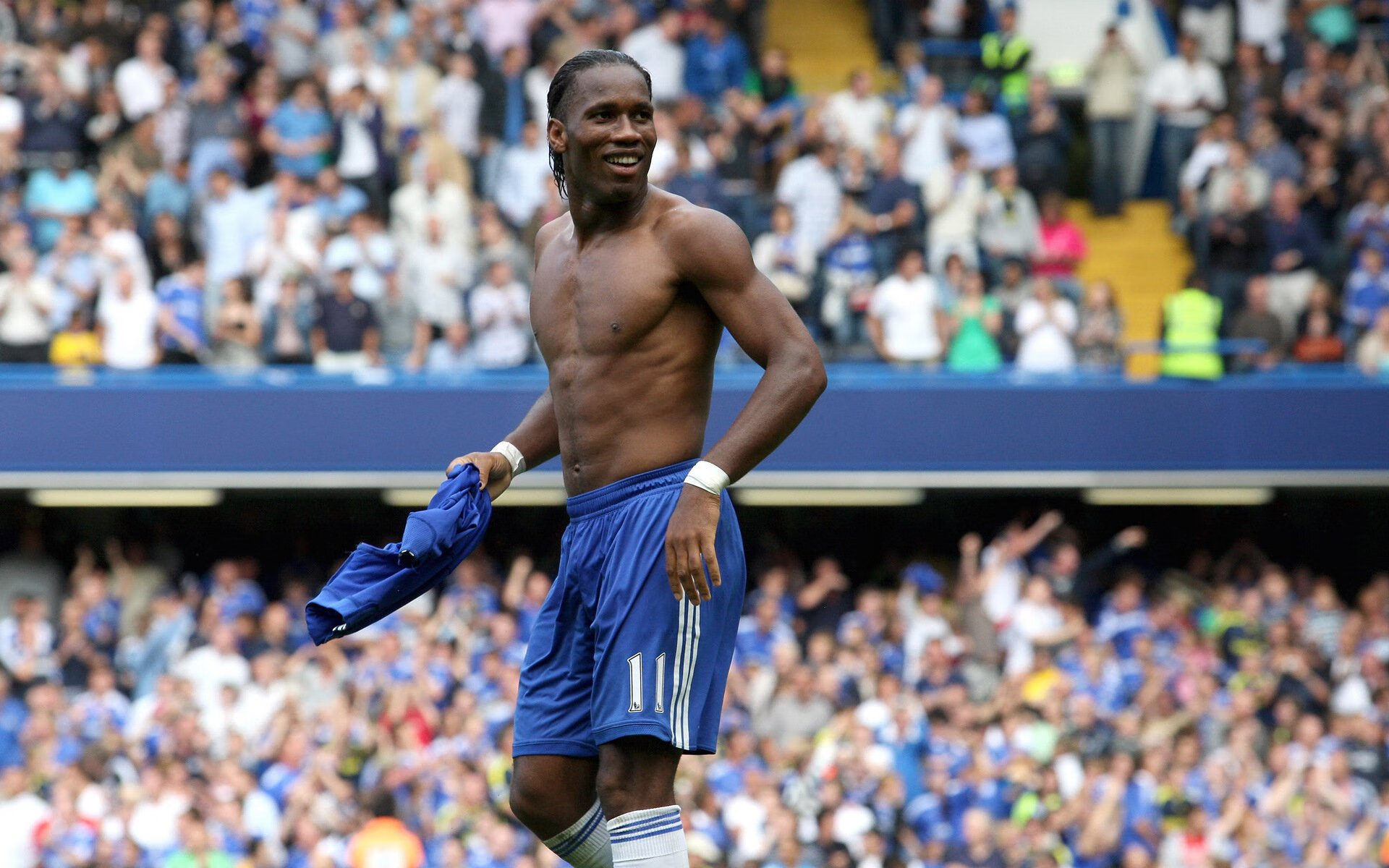 费德勒回归赛场，首战状态爆棚，中国观众热情点燃全场